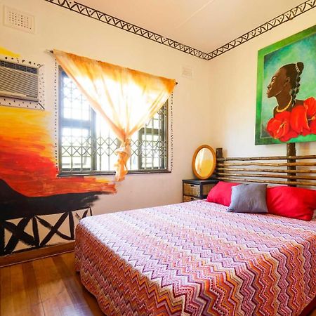 Khululekani - Durban Rasta Hide Out Backpackers Bagian luar foto