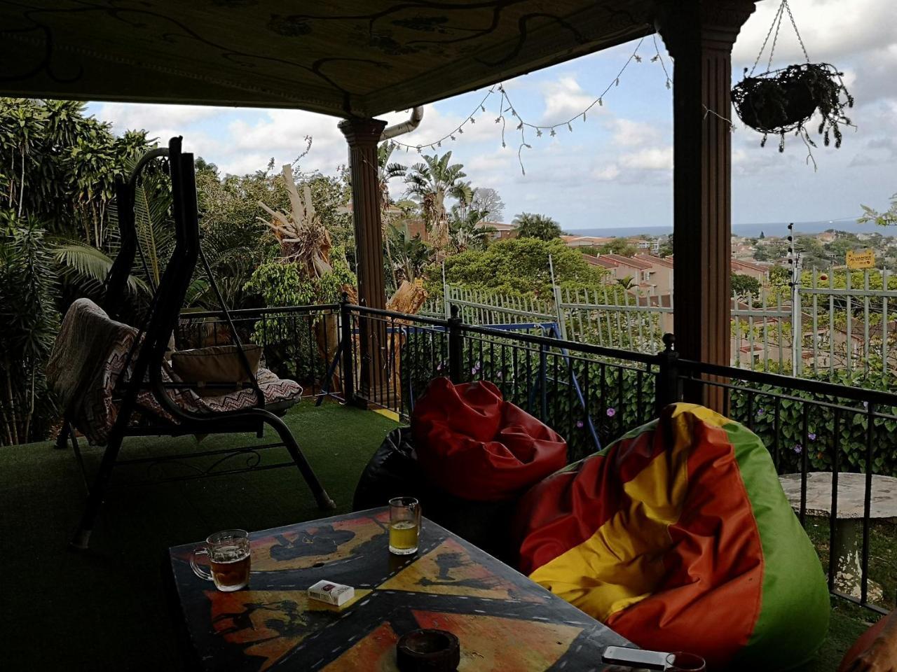 Khululekani - Durban Rasta Hide Out Backpackers Bagian luar foto