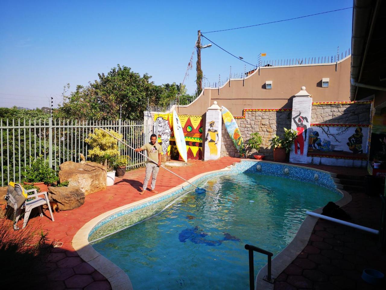 Khululekani - Durban Rasta Hide Out Backpackers Bagian luar foto