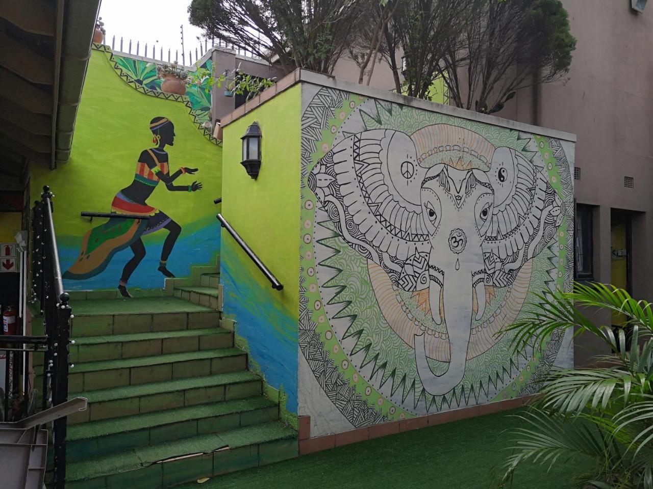 Khululekani - Durban Rasta Hide Out Backpackers Bagian luar foto