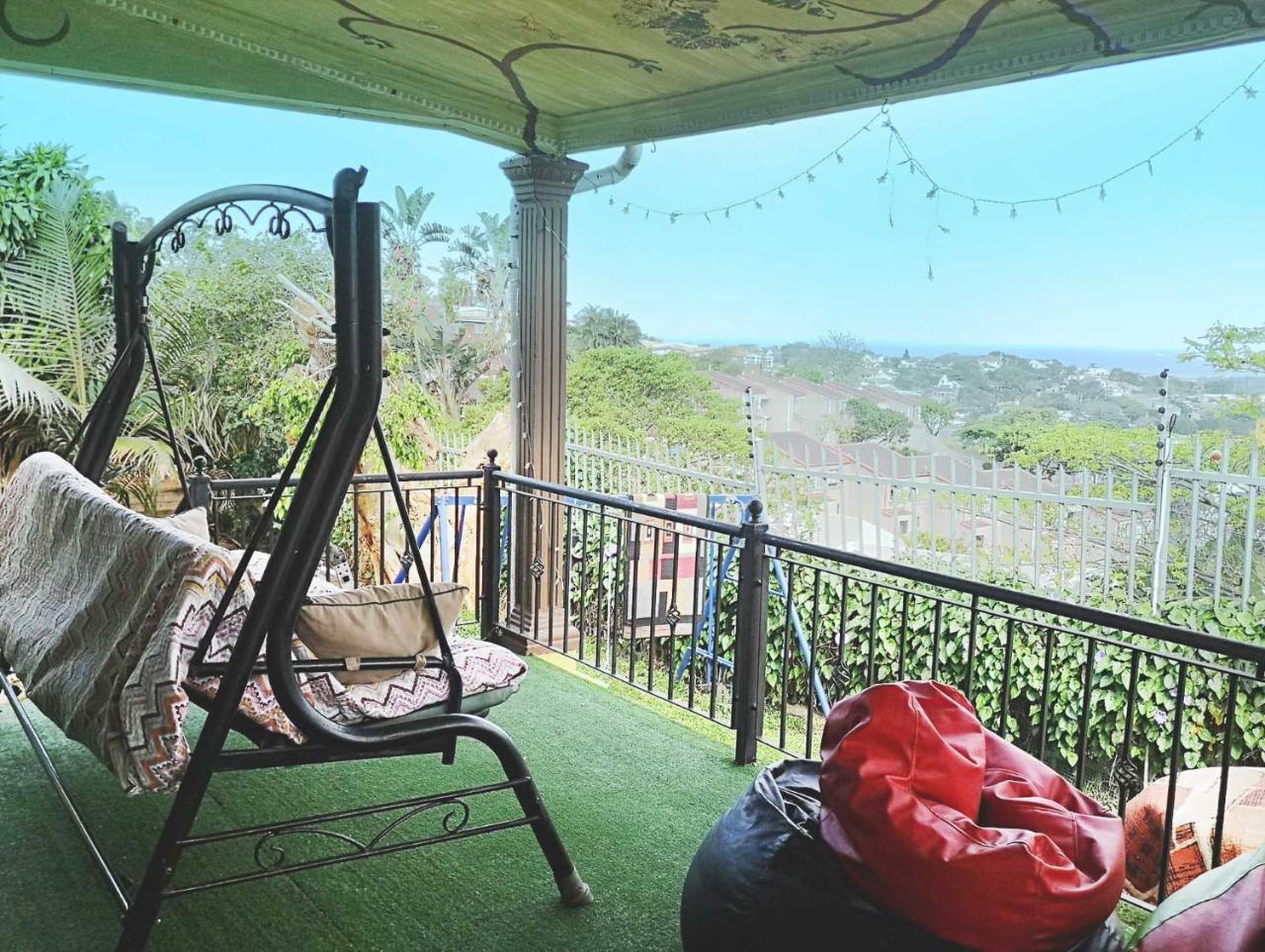 Khululekani - Durban Rasta Hide Out Backpackers Bagian luar foto